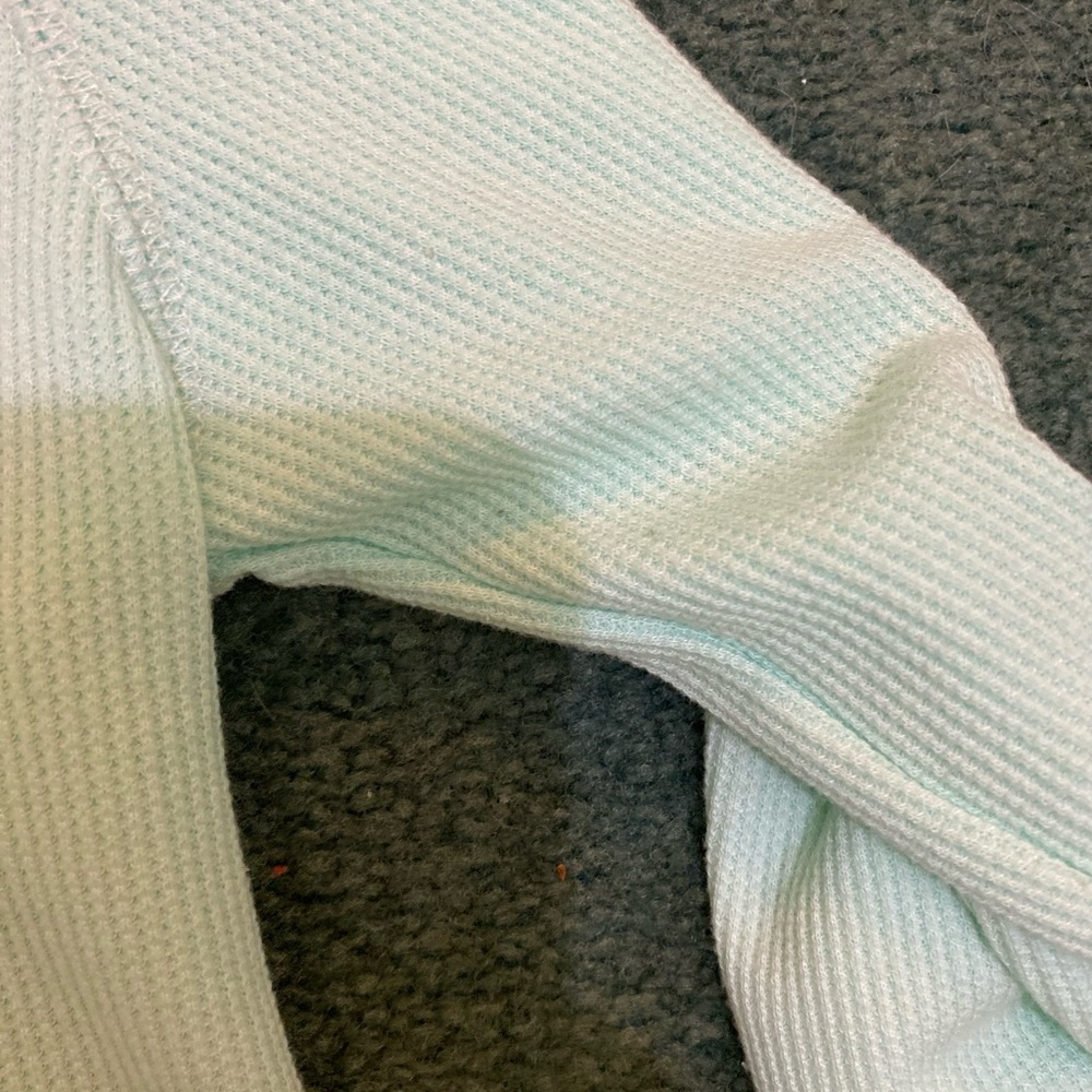 Light Blue V-Neck Ribbed Top - Picture 3 of 4
